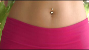La beauté blonde Candice Dare montre son cul parfait pour video porno gratuite mature l'anal