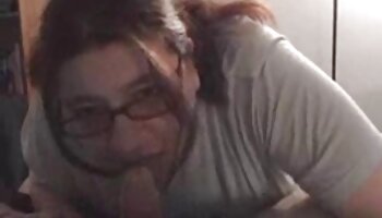 Kitty-Core femme xxx gratuit fickt mit einer Freundin und einem Bekannten