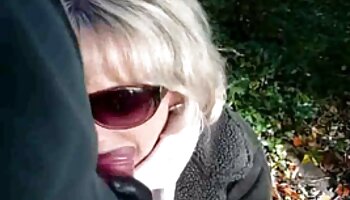 La transsexuelle Francezka porno gratuit poilu baise la jolie fille Nickey