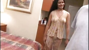 Booty les porno entier streaming défoncer strapon