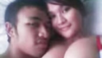 Un mec lèche le cul avant porno hamster gratuit de le baiser