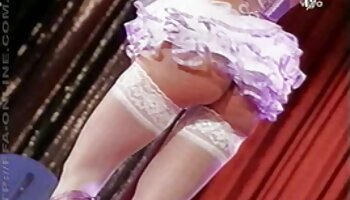 College Lady Fucked à l'intérieur du bureau du prêteur film x en streaming sur gages pendant qu'elle vend sa bague