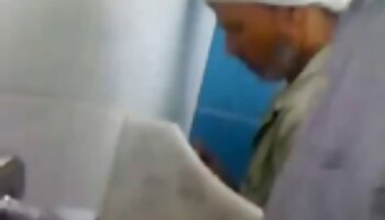 La MILF aux gros seins Lisa Ann se fait baiser par son mec mignon en position film pornographique français en streaming de levrette