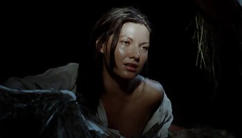 Demi-soeur apprend à s'entendre avec son papy film x frère en le baisant