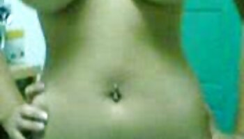 MILF lubrique aime le massage sexuel films pornos gratuits et la pénétration anale